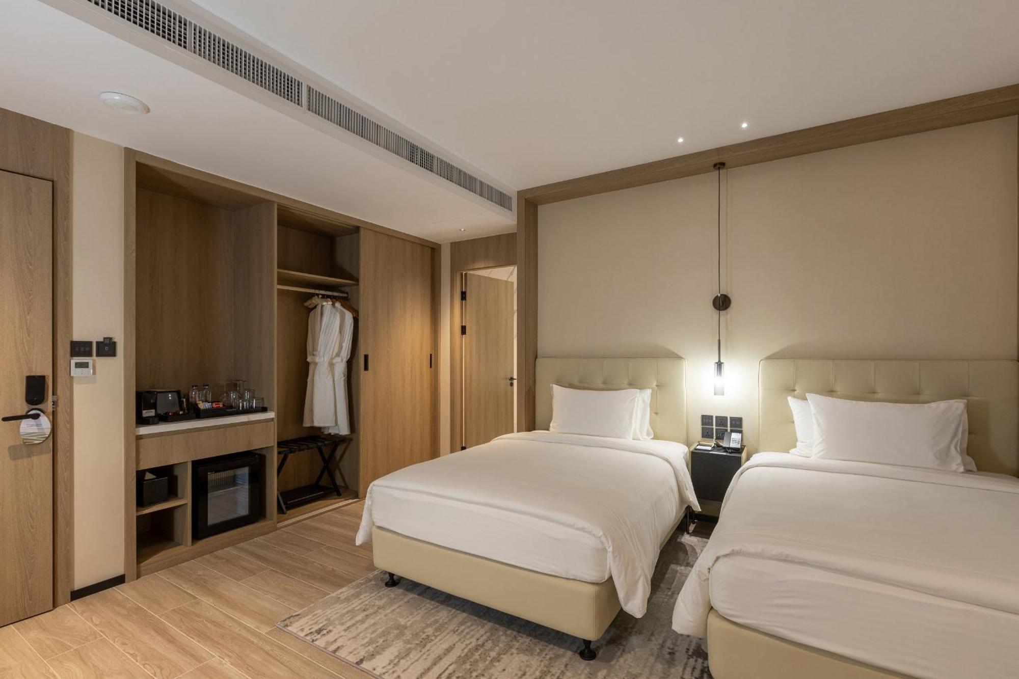 Laya Resort Phuket Island Лаян Бийч Екстериор снимка
